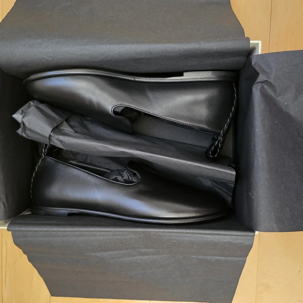 Dear Fraces Mica Flat - Picture 4 of 12